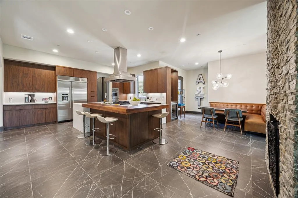 1405 Pecan Hollow Trail
