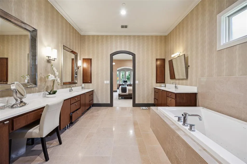 1405 Pecan Hollow Trail