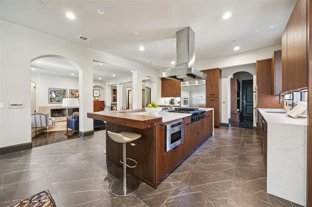 1405 Pecan Hollow Trail