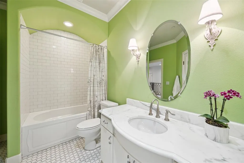 1405 Pecan Hollow Trail