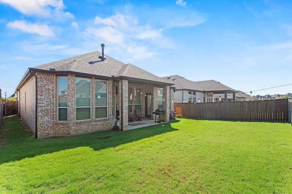 1925 Braided Mane Avenue