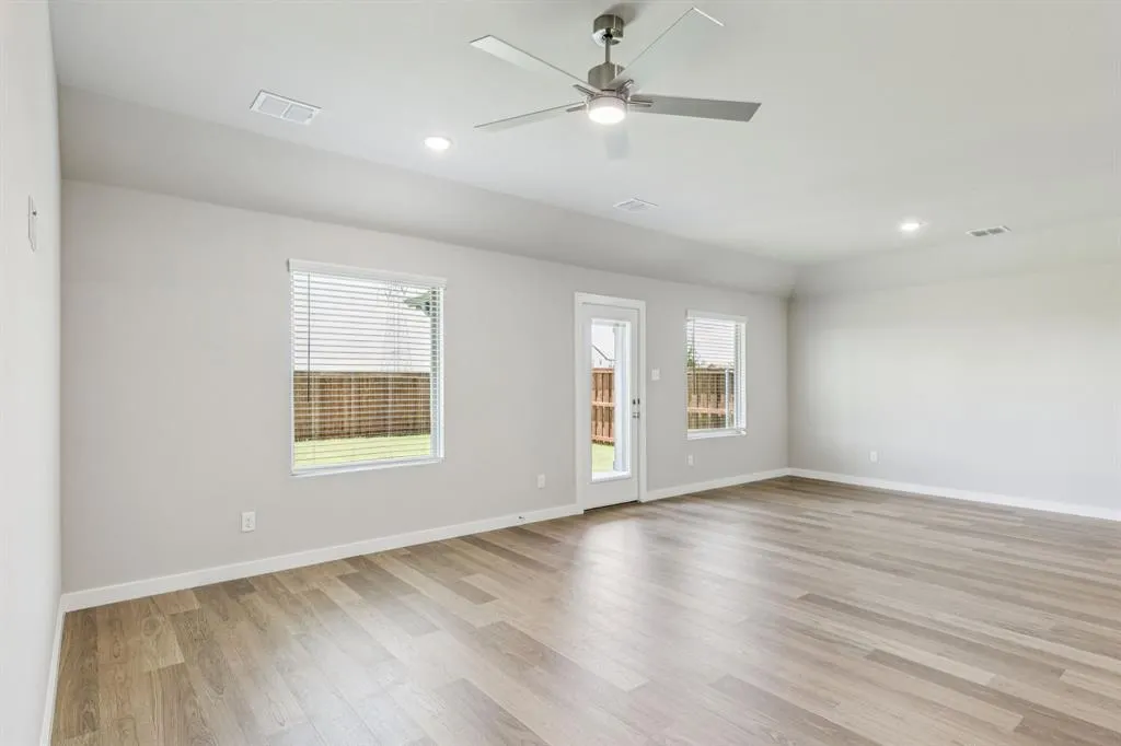 910 Honeydew Lane