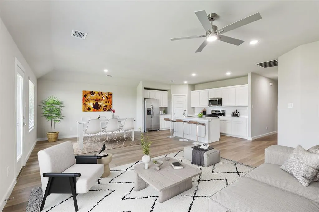 910 Honeydew Lane