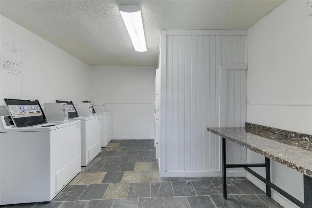 2722 Throckmorton Street, #108