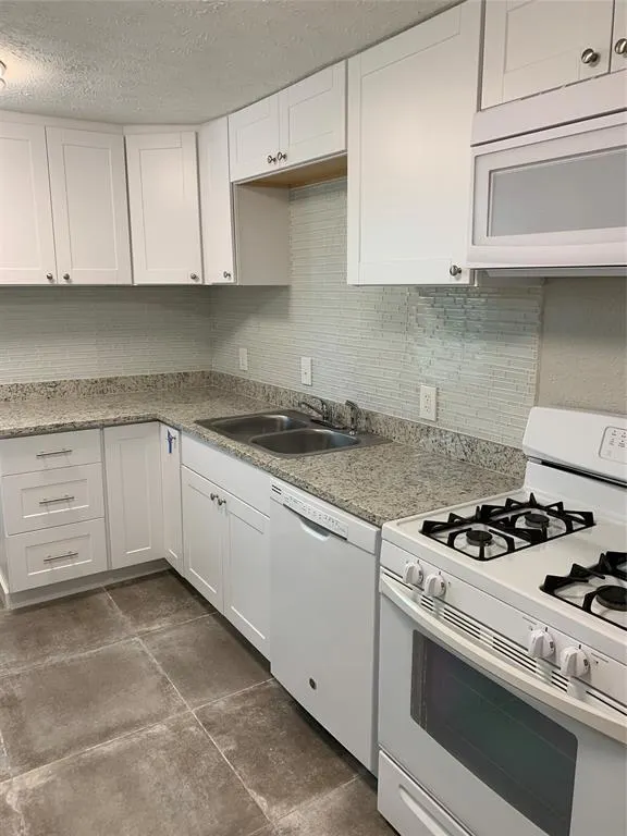 5309 East Side Avenue, #1