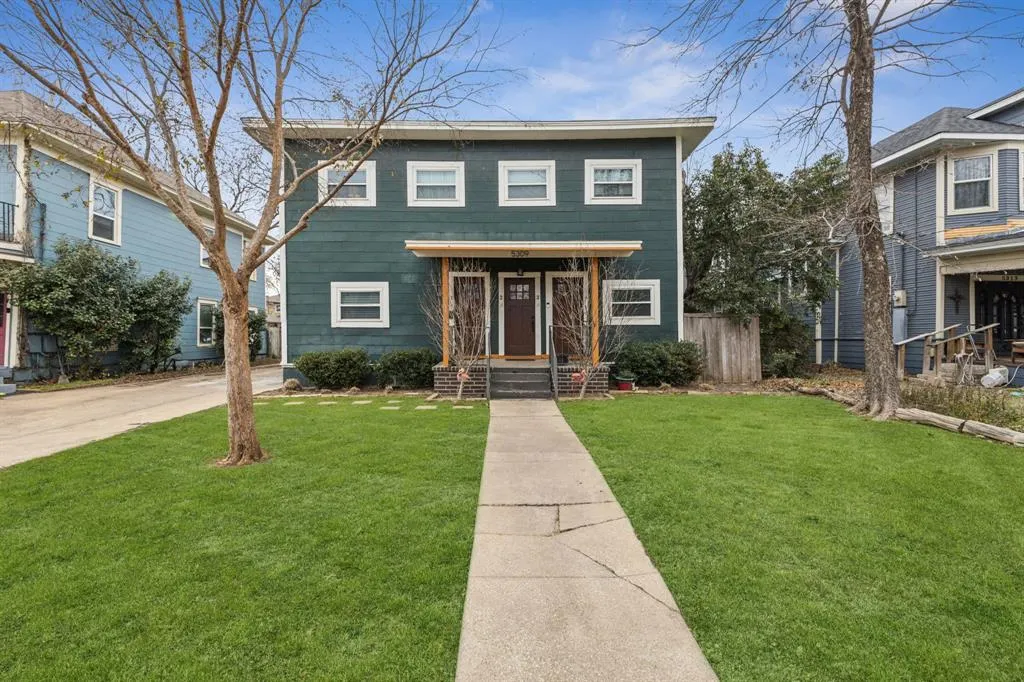 5309 East Side Avenue, #1