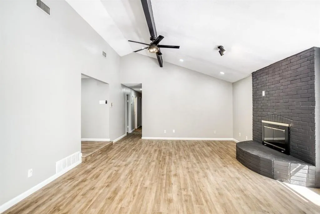1802 Hillcrest Drive