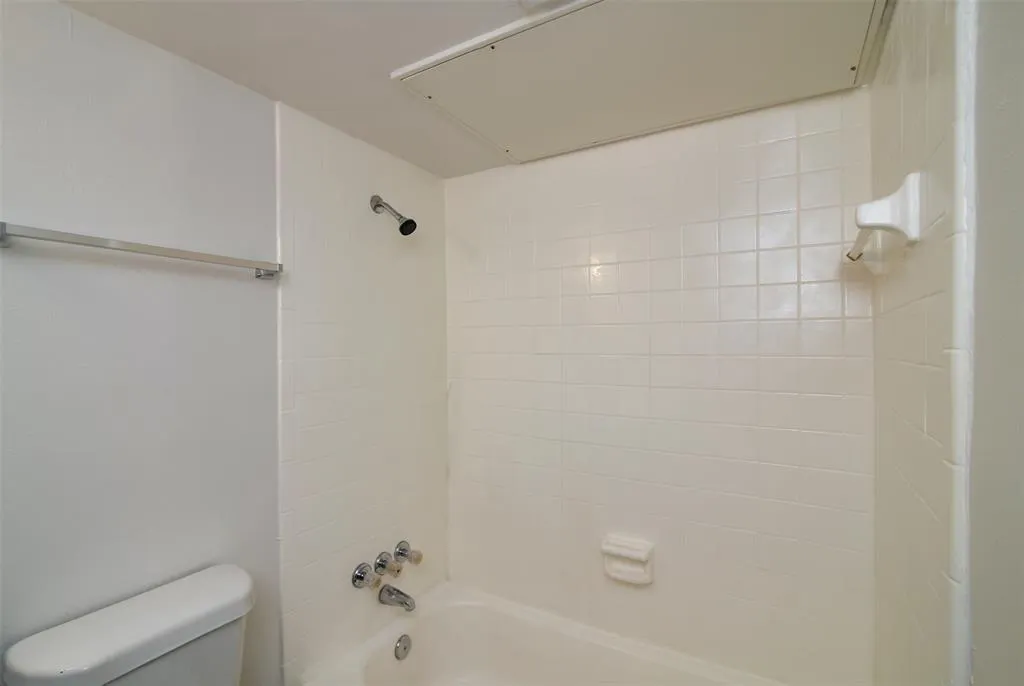 2816 Throckmorton Street, #5