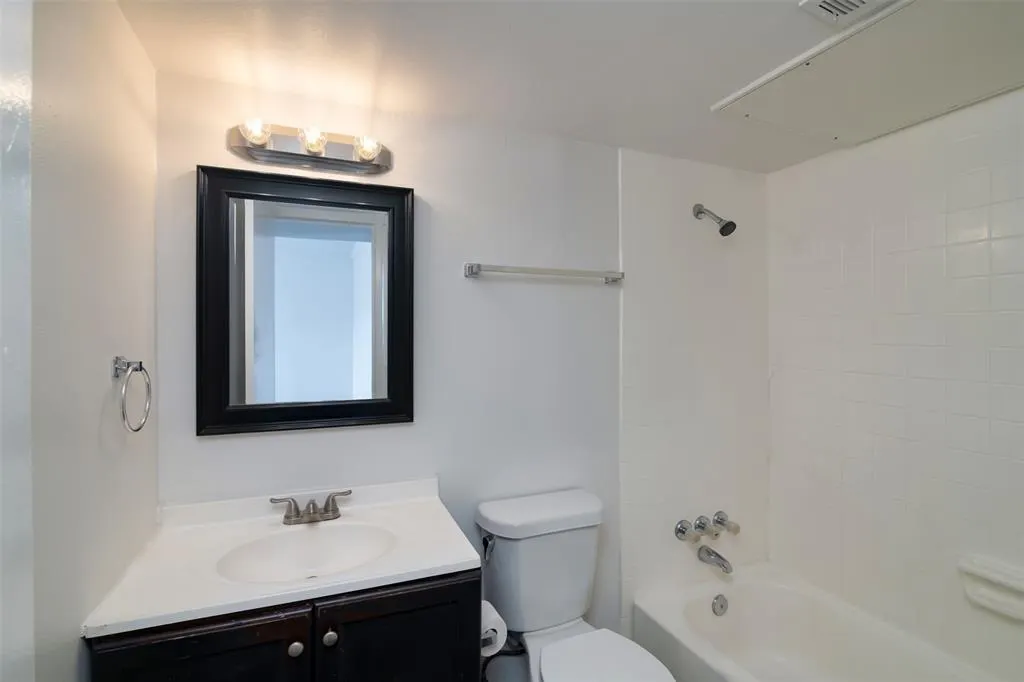 2816 Throckmorton Street, #5