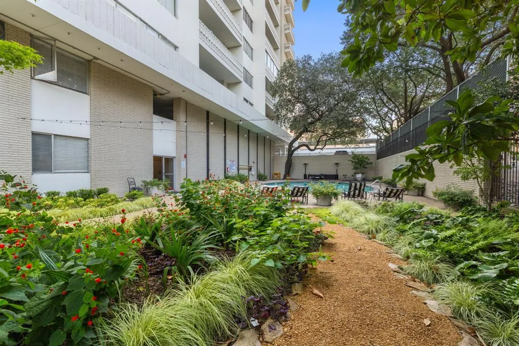 3701 Turtle Creek Boulevard, #3A
