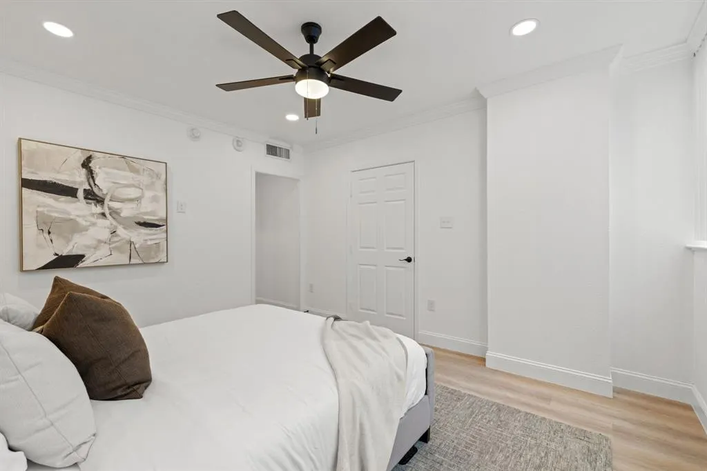 3701 Turtle Creek Boulevard, #3A