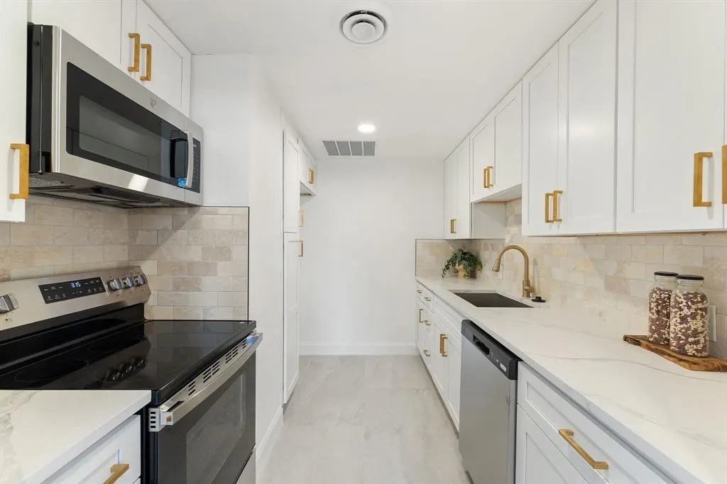 3701 Turtle Creek Boulevard, #3A