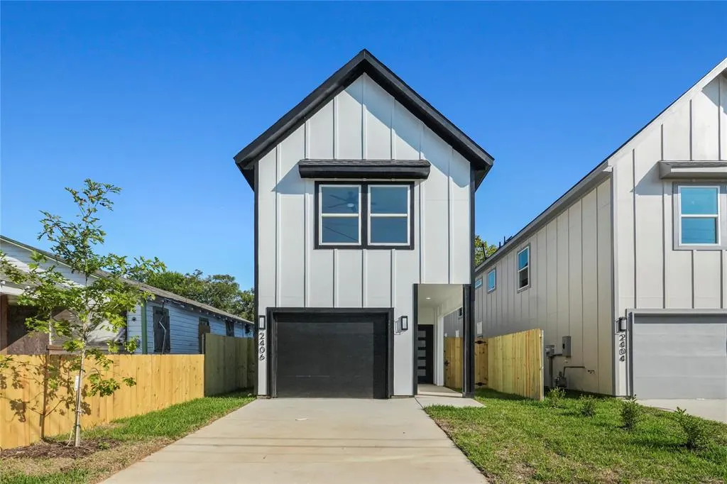 2406 Scott Street
