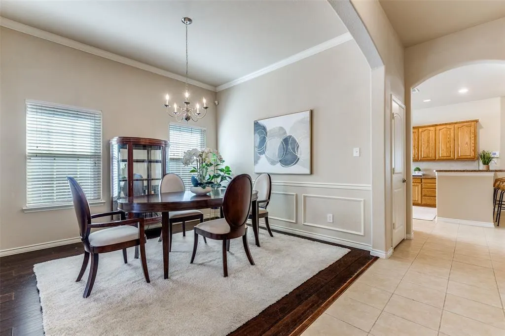 5929 Chisholm Trail
