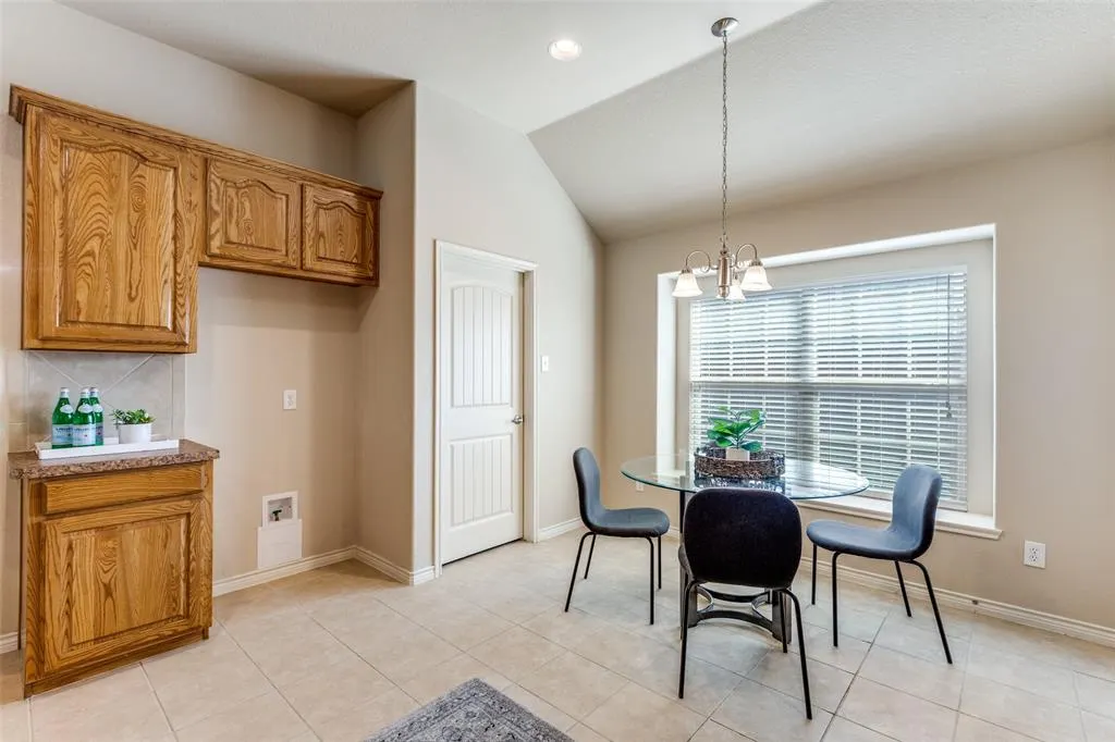 5929 Chisholm Trail