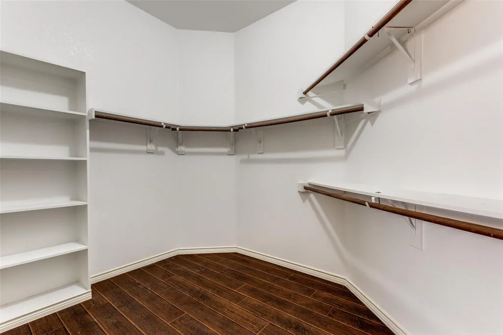 5929 Chisholm Trail