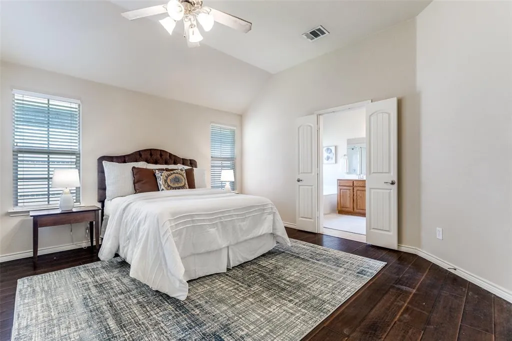 5929 Chisholm Trail