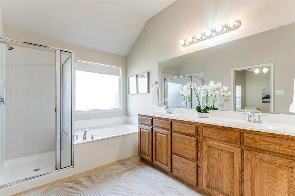 5929 Chisholm Trail