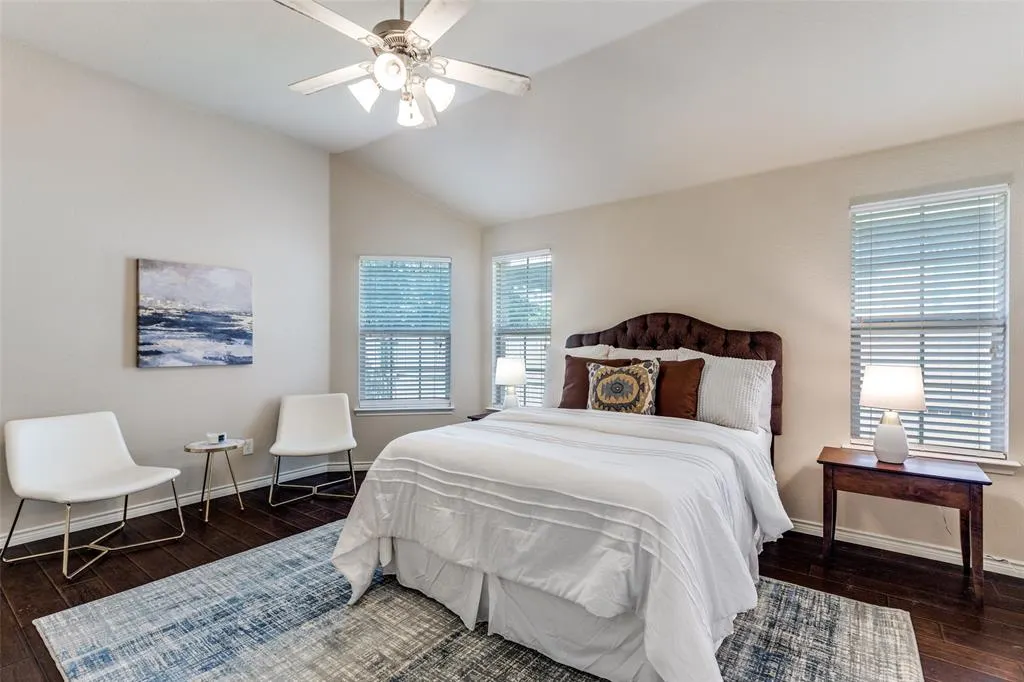 5929 Chisholm Trail