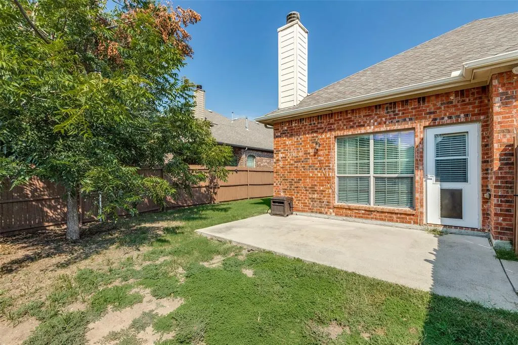 5929 Chisholm Trail