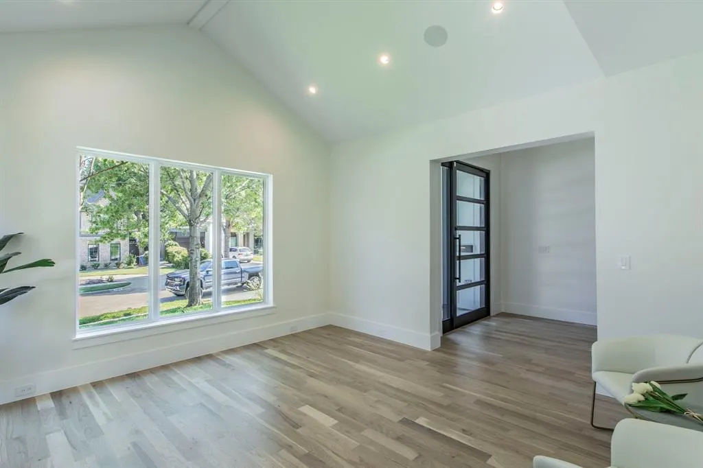 8749 Rexford Drive