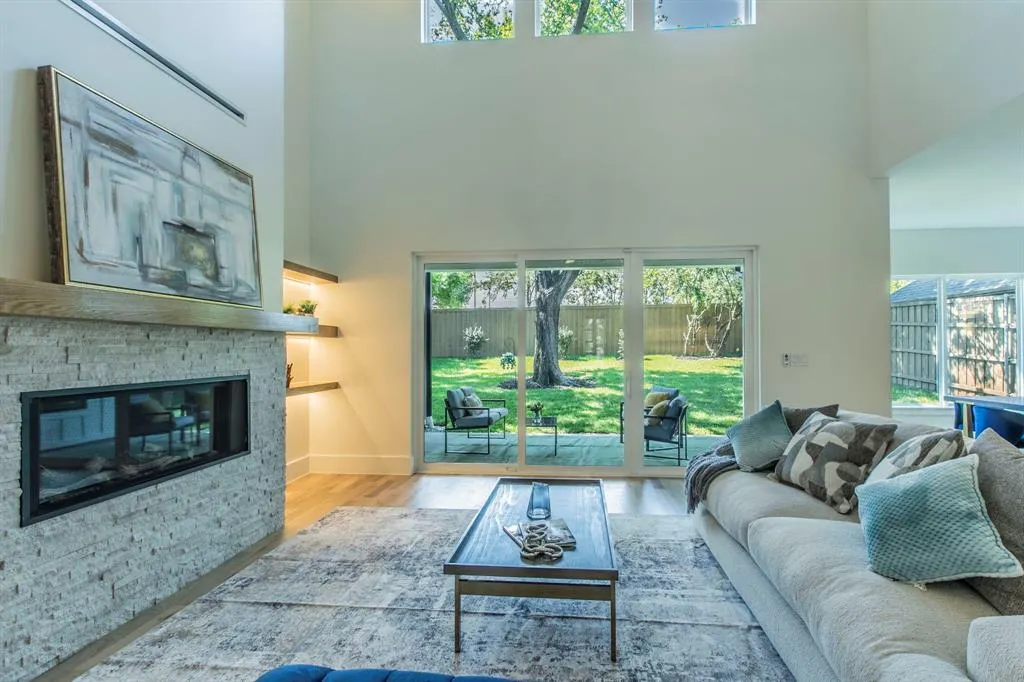 8749 Rexford Drive
