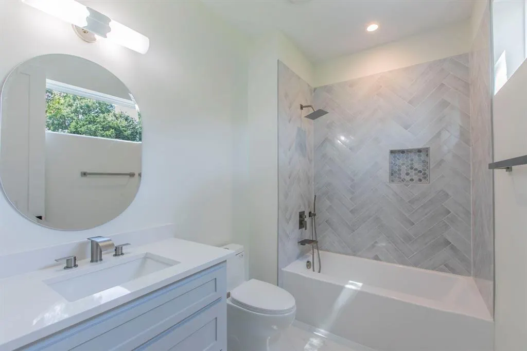 8749 Rexford Drive
