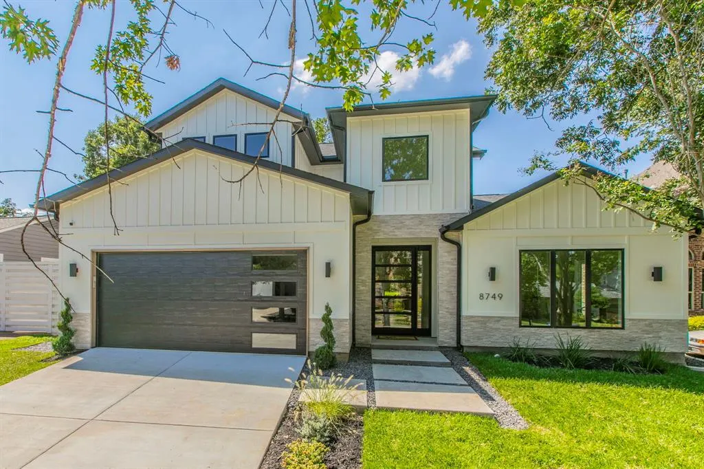 8749 Rexford Drive