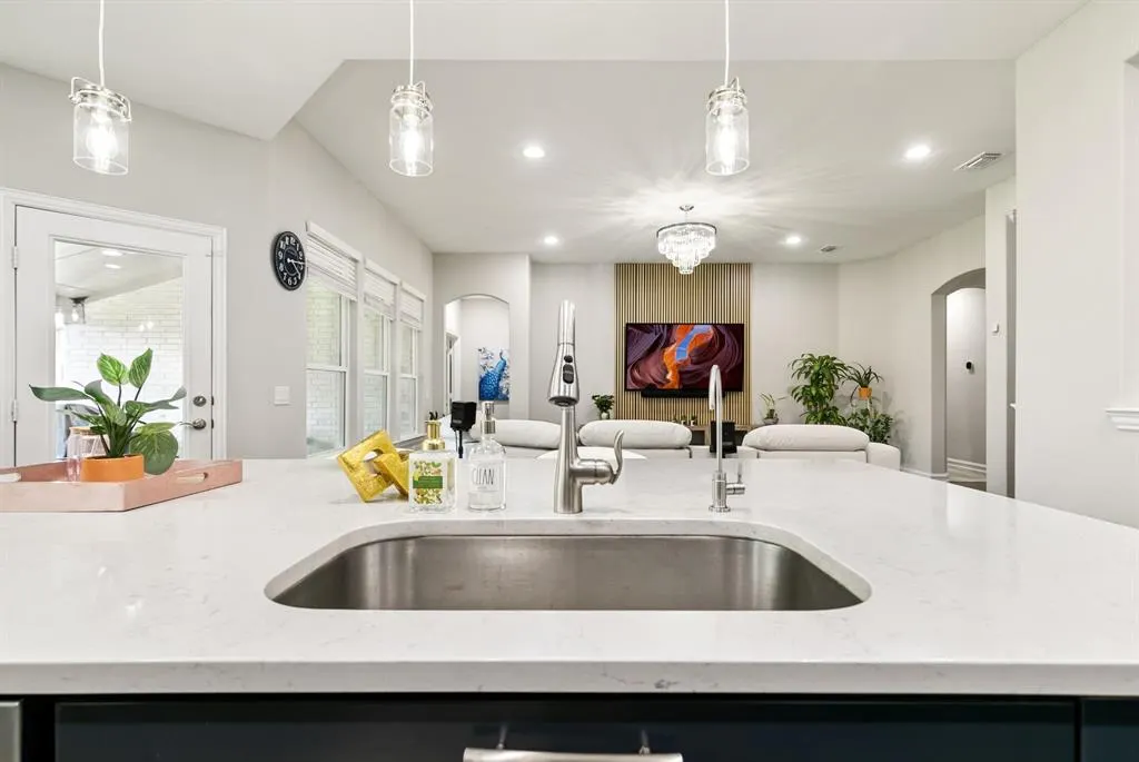 3216 Marginal Drive
