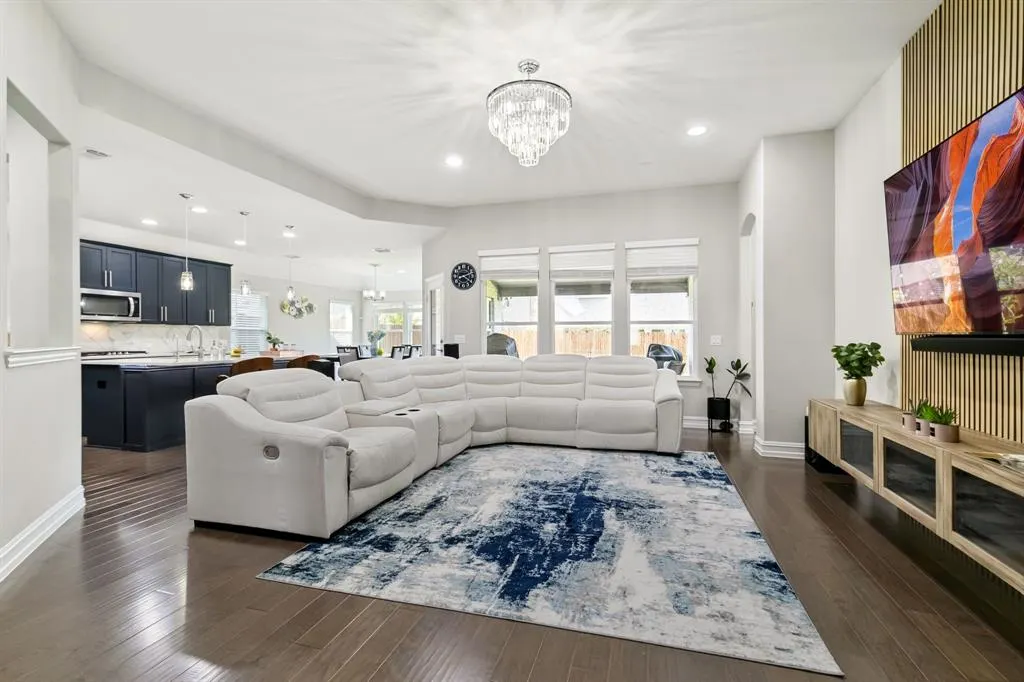 3216 Marginal Drive