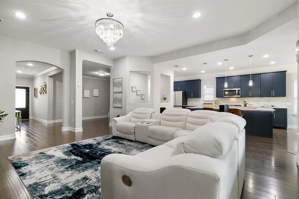 3216 Marginal Drive