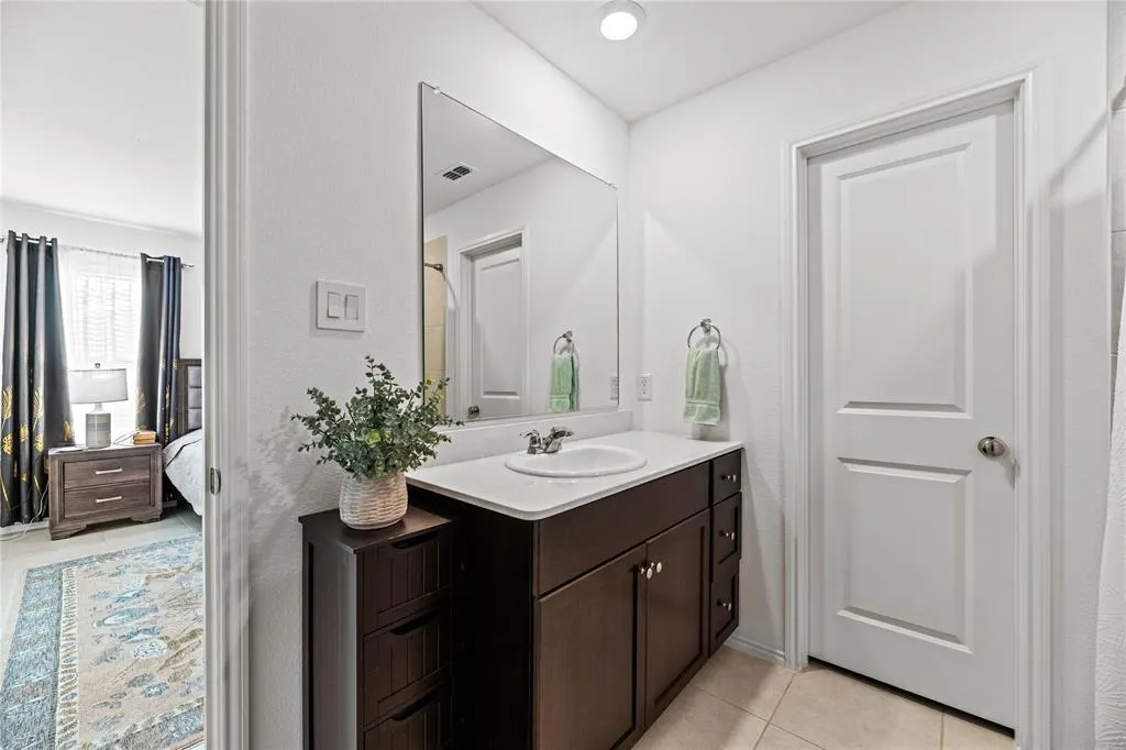 7516 Bluebell Lane