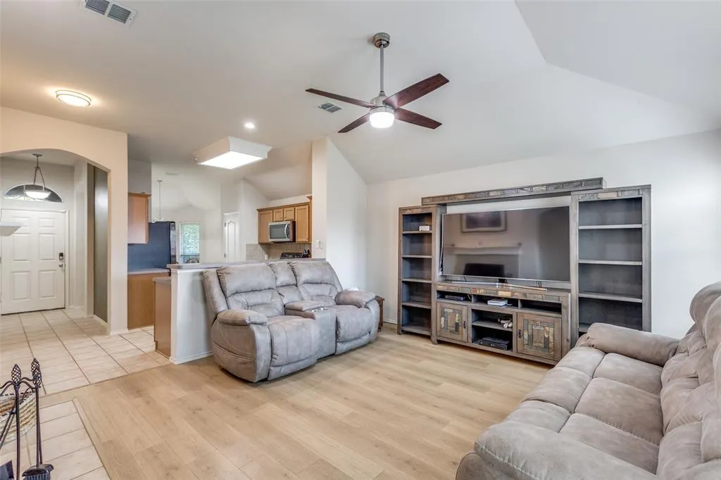 1728 River Oaks Drive