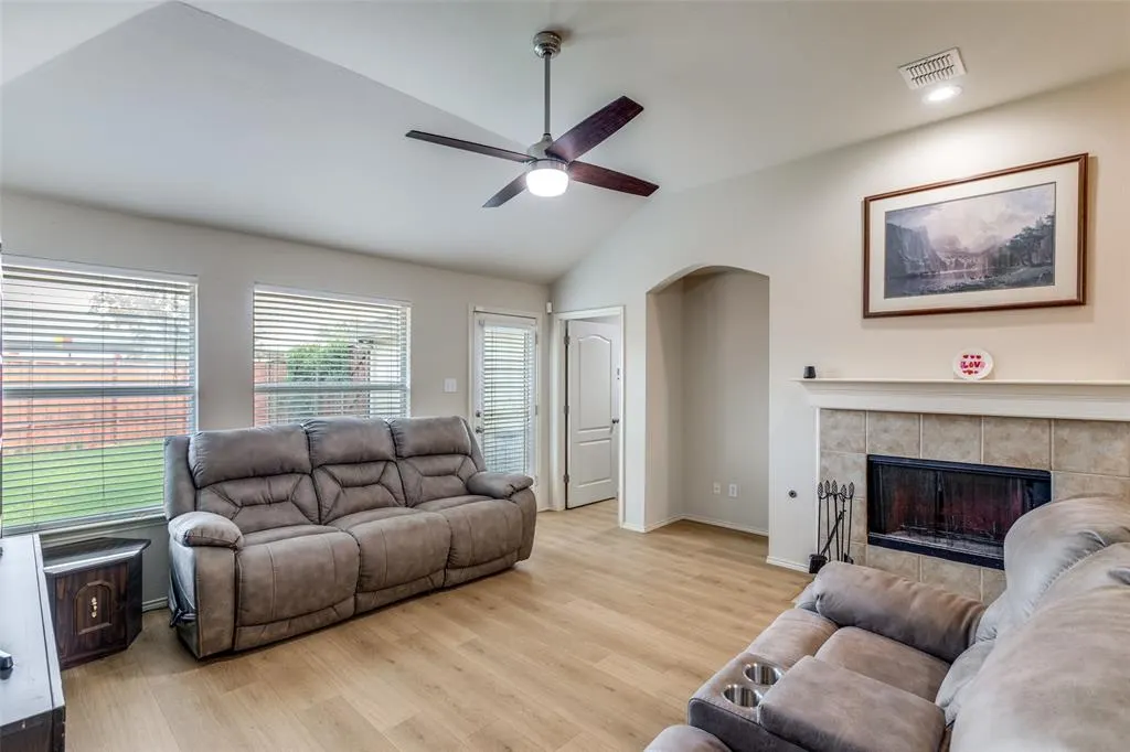 1728 River Oaks Drive