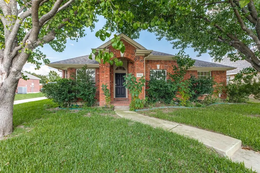 1728 River Oaks Drive