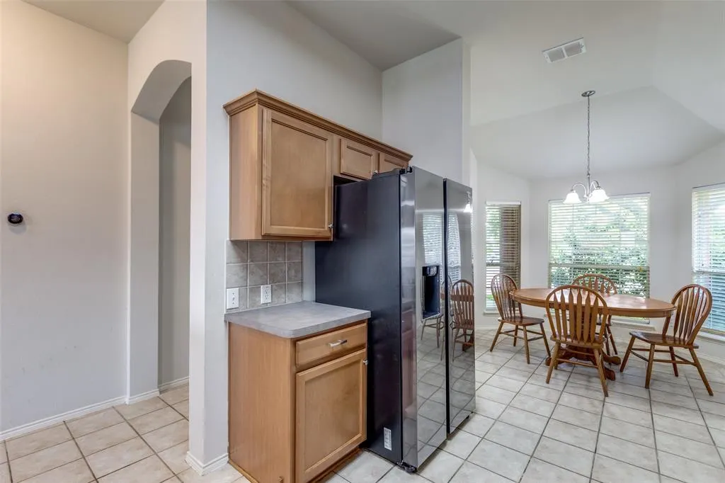 1728 River Oaks Drive