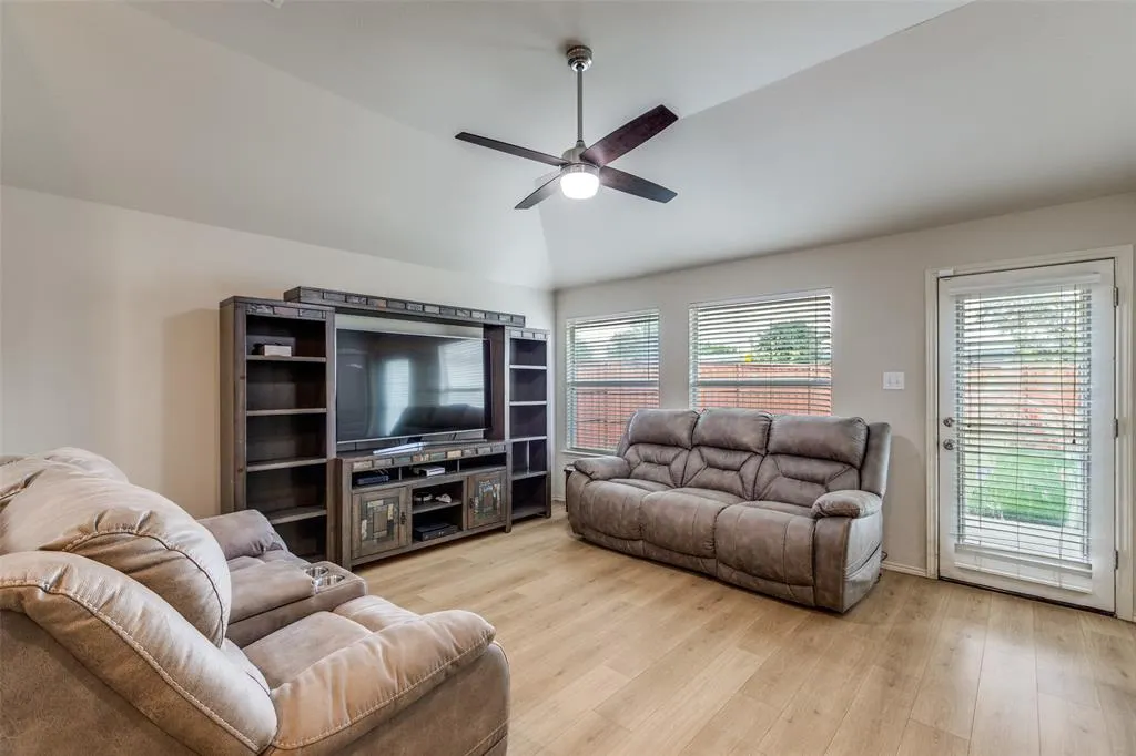1728 River Oaks Drive