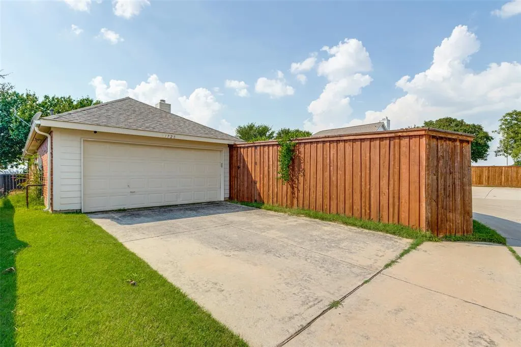 1728 River Oaks Drive
