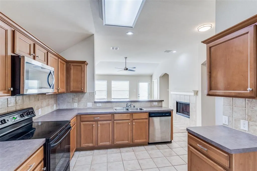 1728 River Oaks Drive