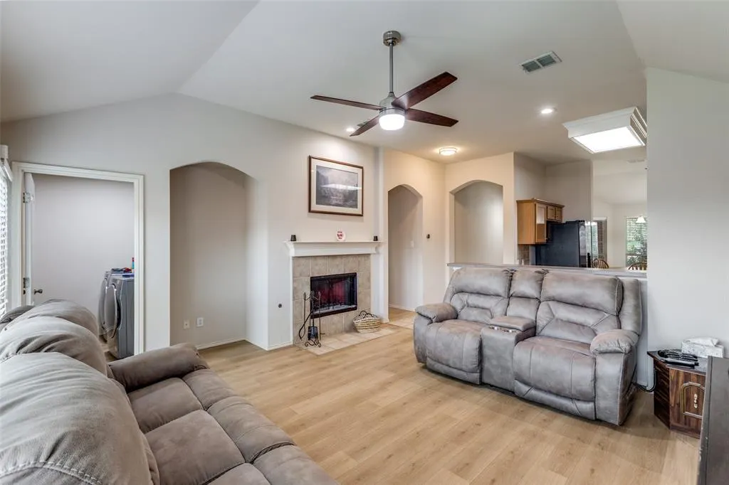 1728 River Oaks Drive