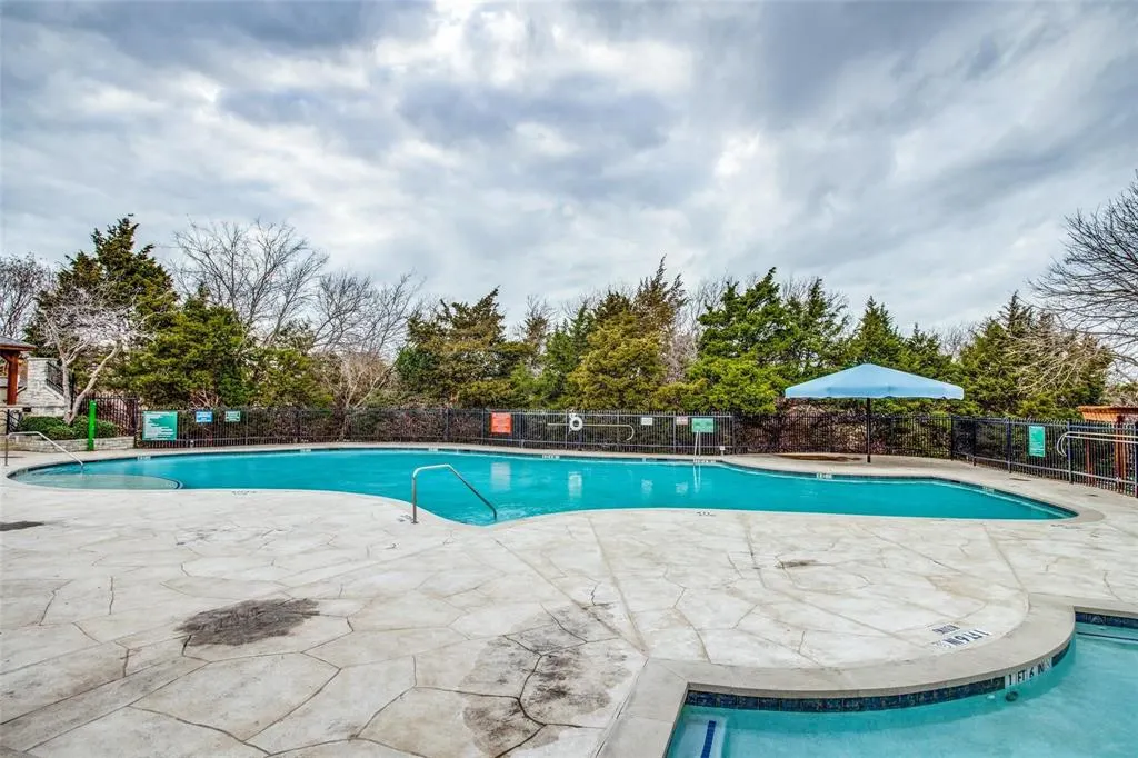 1728 River Oaks Drive