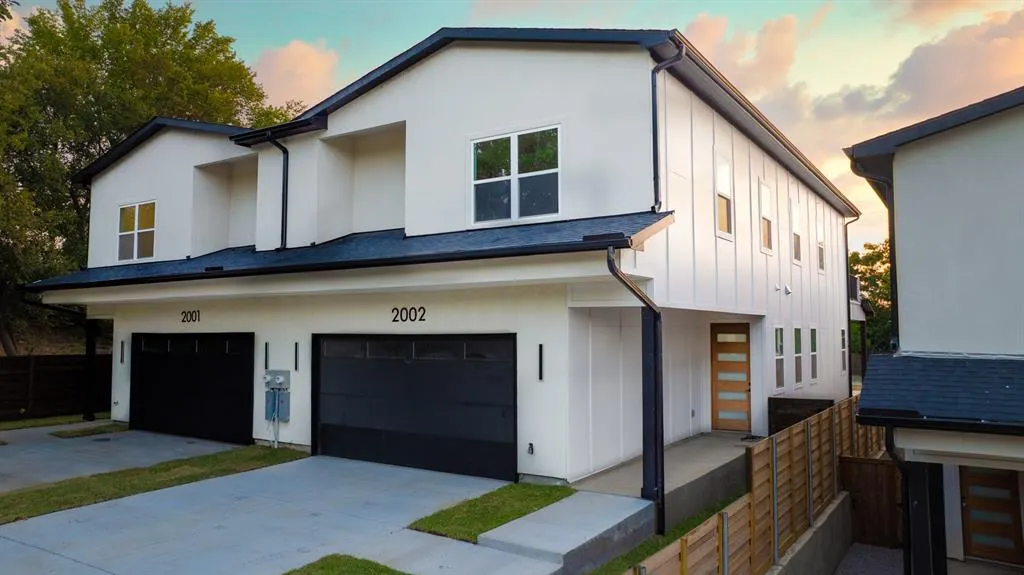 2001 Hearne Avenue, #102