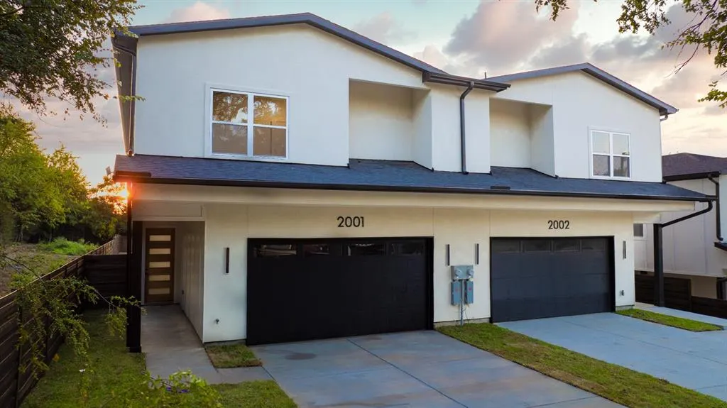 2001 Hearne Avenue, #102