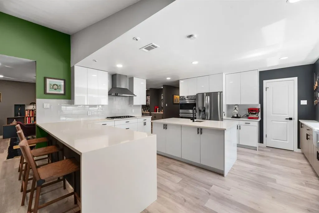 9918 Ila Drive