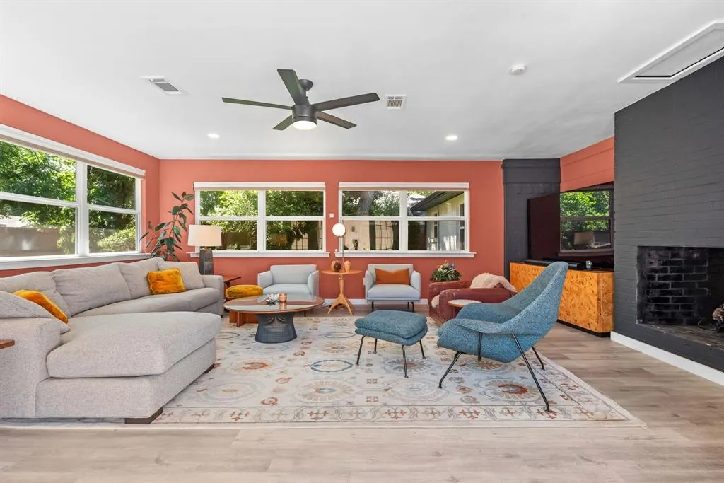 9918 Ila Drive
