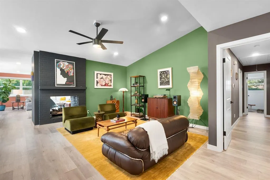 9918 Ila Drive