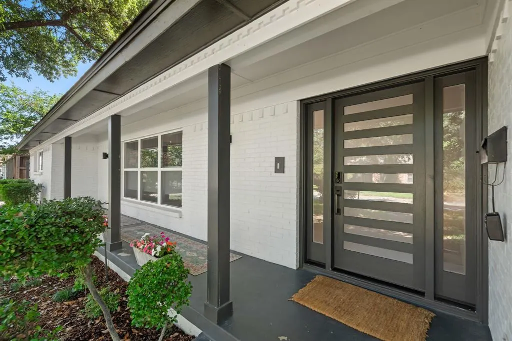 9918 Ila Drive
