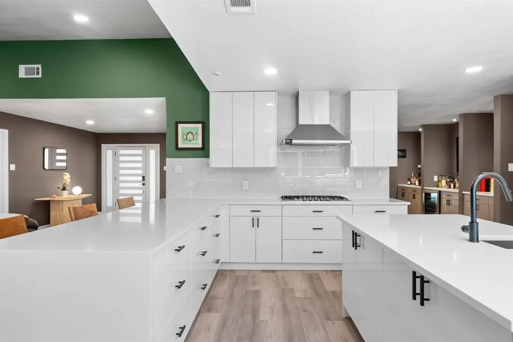 9918 Ila Drive