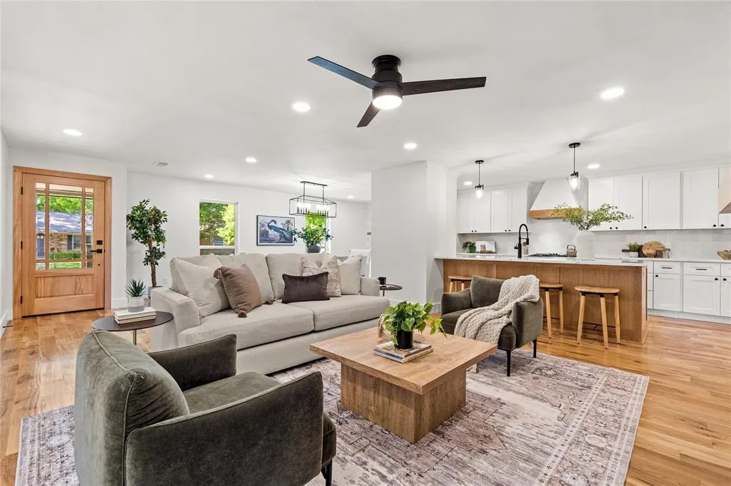 7741 La Avenida Drive