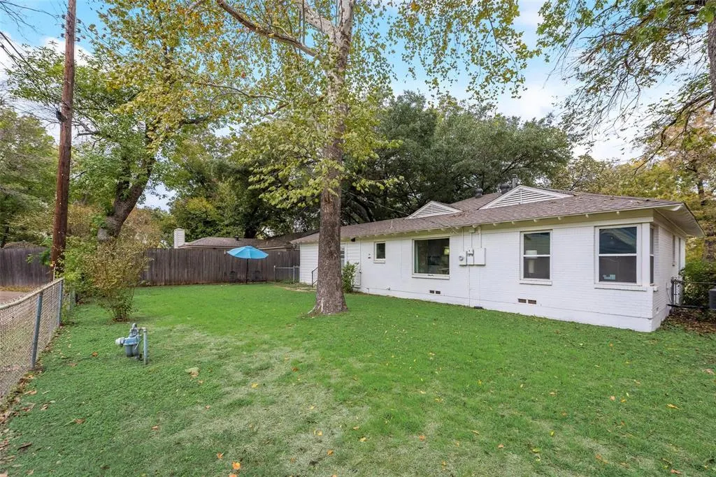 3808 Shorecrest Drive